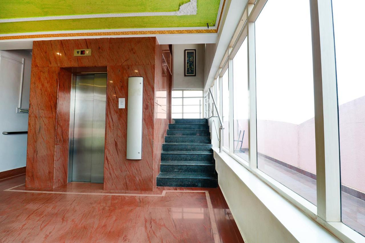 העיר בנגלור Fabhotel Shivaals Residency - Rajajinagar מראה חיצוני תמונה