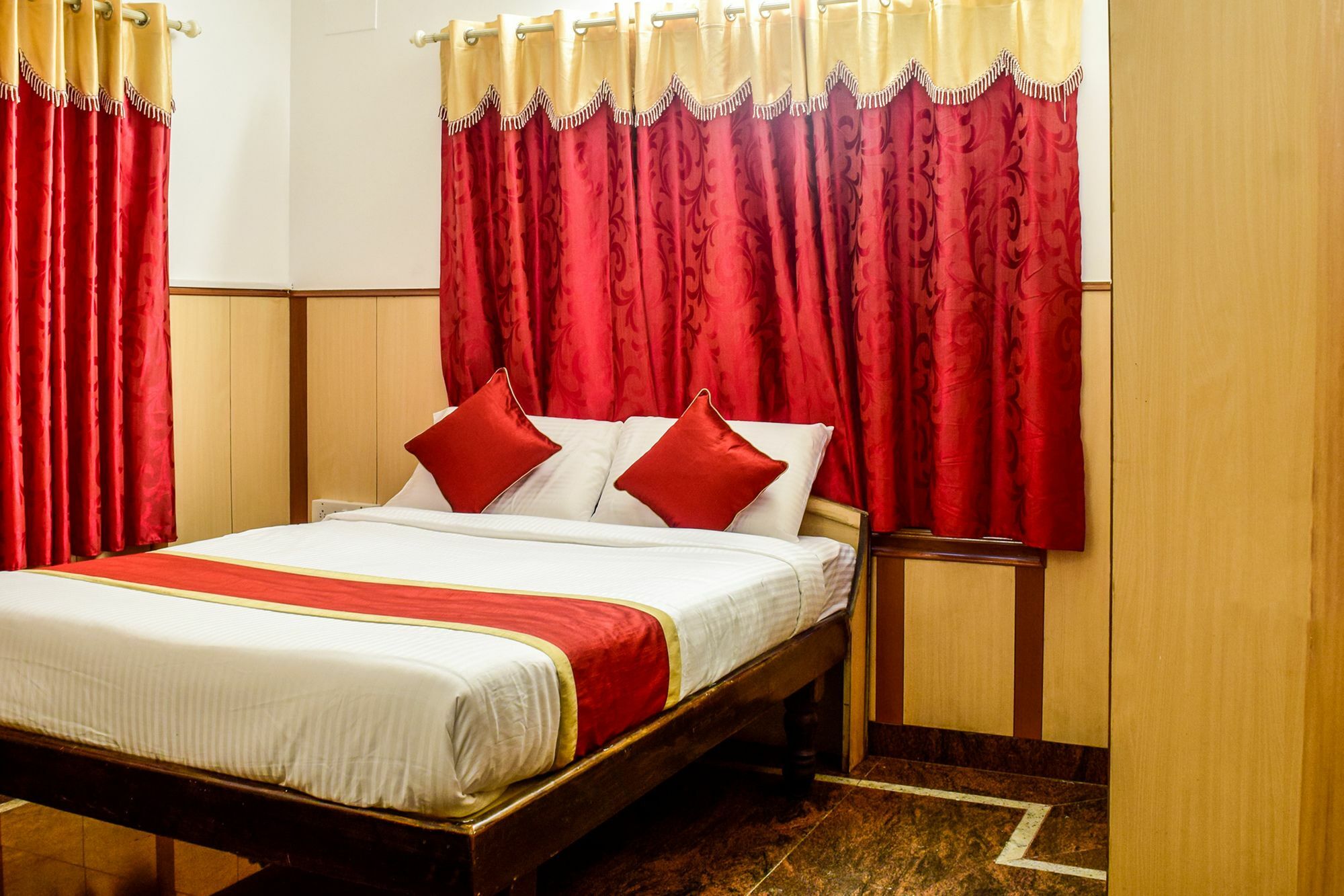 העיר בנגלור Fabhotel Shivaals Residency - Rajajinagar מראה חיצוני תמונה